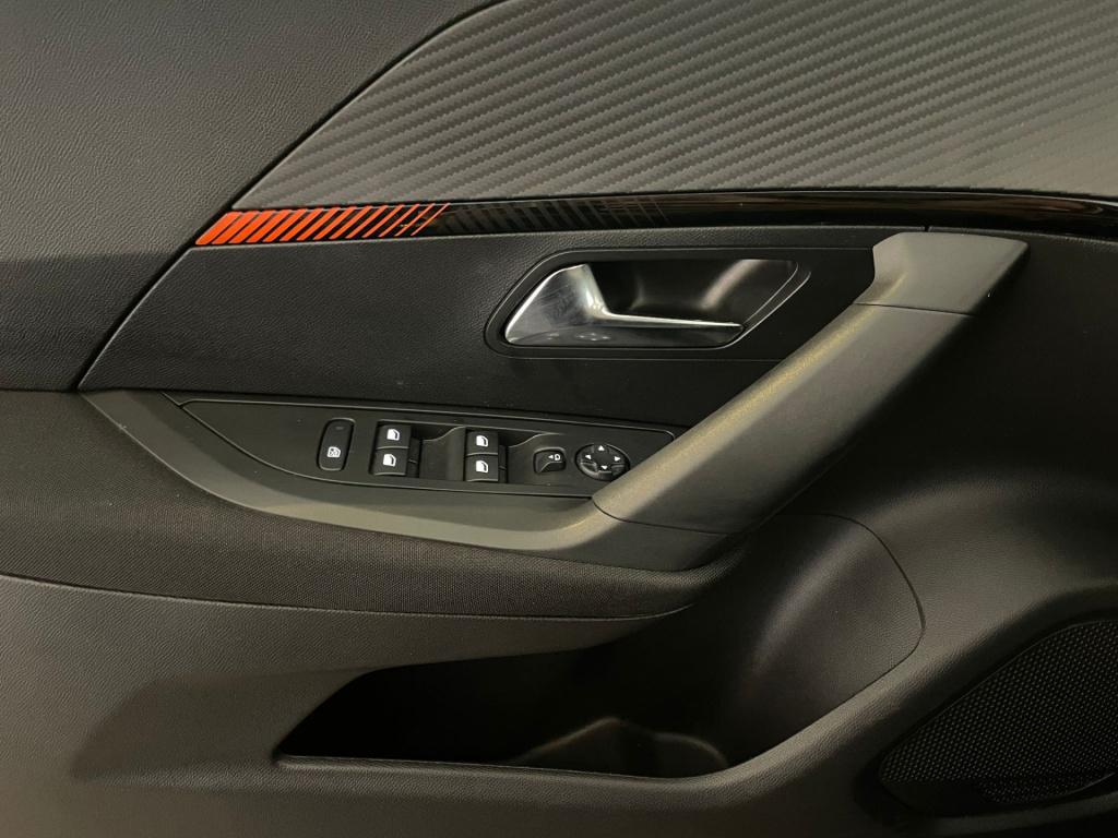 Peugeot 2008 1.2 puretech active pack