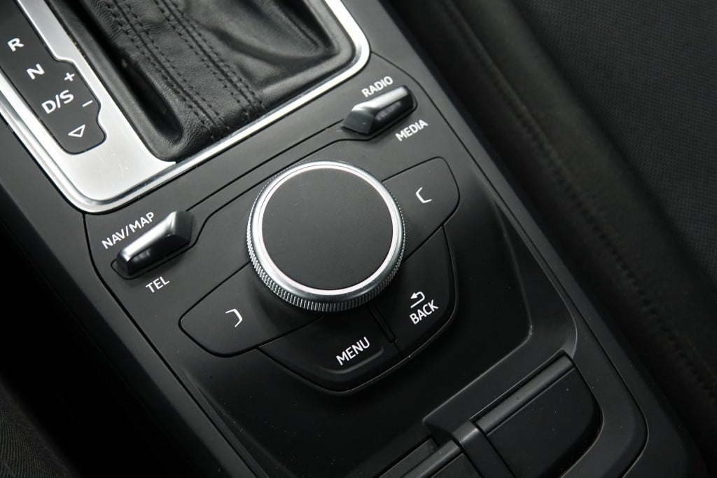 Audi Q2 1.0 tfsi | pdc | airco | 20" |