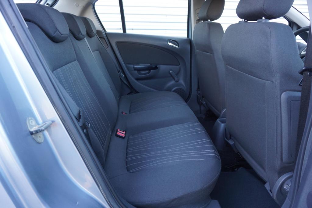 Opel Corsa 1.4-16v enjoy airco / cruise / elektr. ramen / lm velgen /  nap