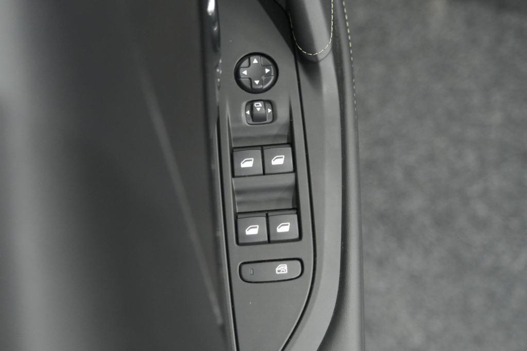 Peugeot 208 puretech 100 gt | camera | navigatie | apple carplay | parkeers