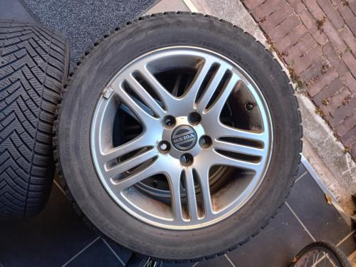 Volvo velgen 16 inch met winterbanden