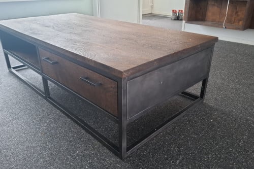 Mooie, industriele Salontafel