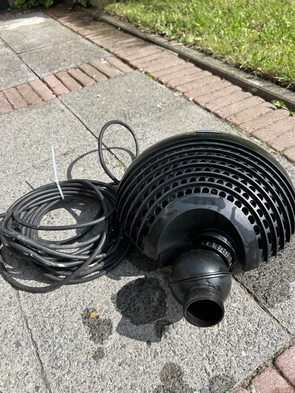 Te koop oase aquamax 8500 lpu Vijverpomp sterke en zuinige pomp