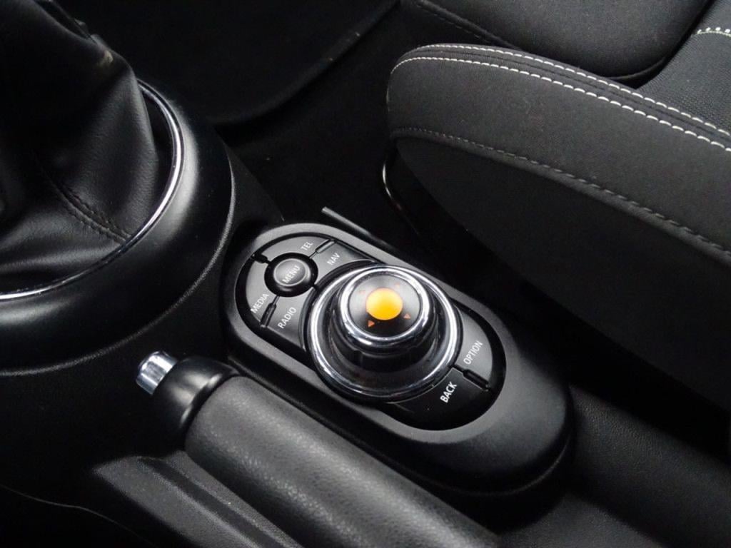 Mini Cooper mini 2.0 serious business 5-deurs | led | navi |18"