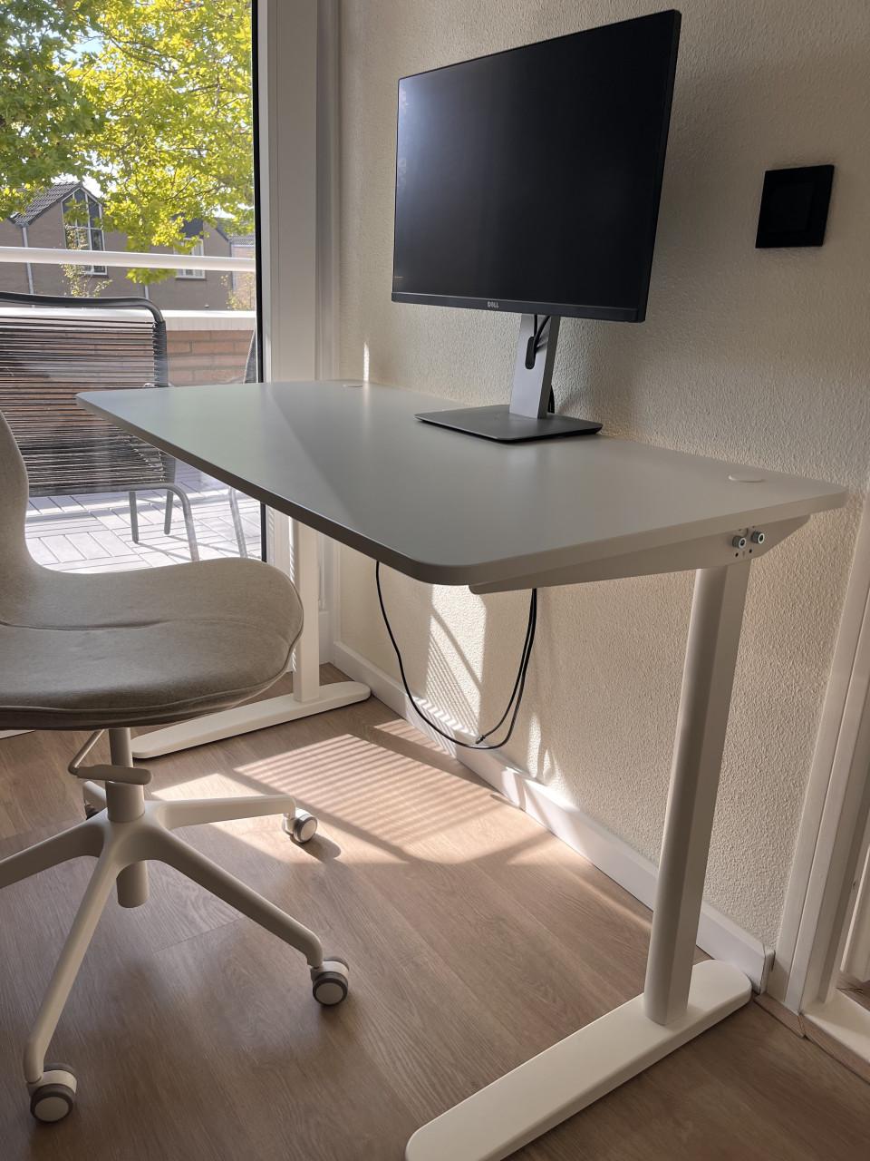 IKEA wit bureau 117x60cm
