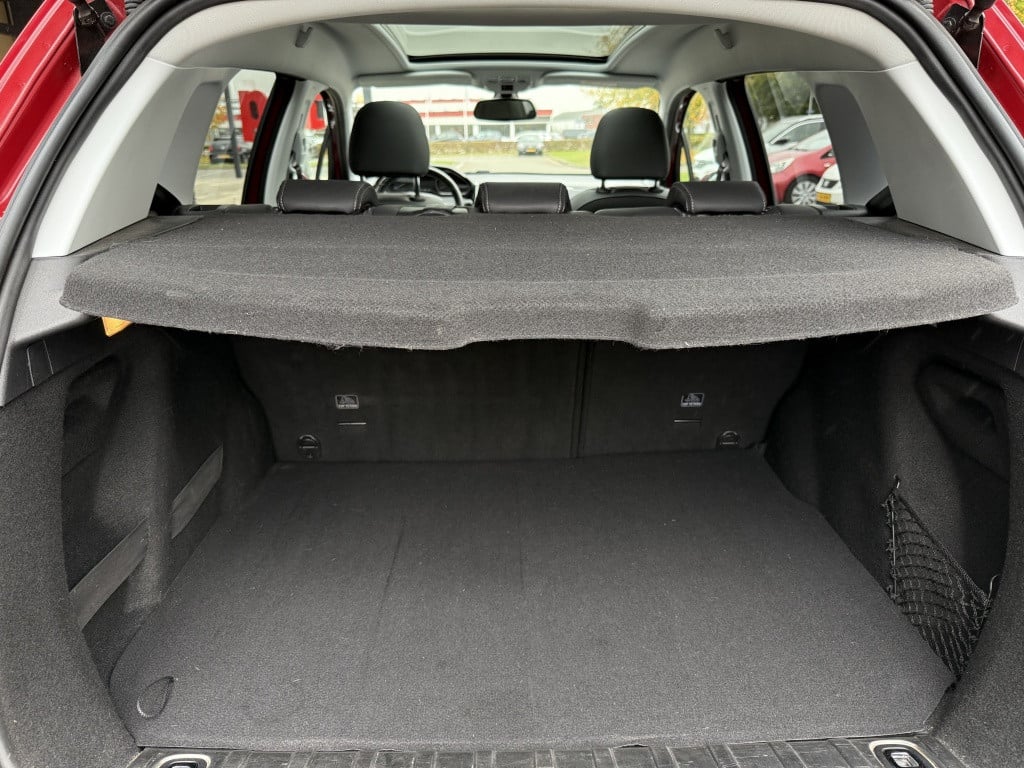 Peugeot 2008 1.2 puretech allure // 29.000km! //