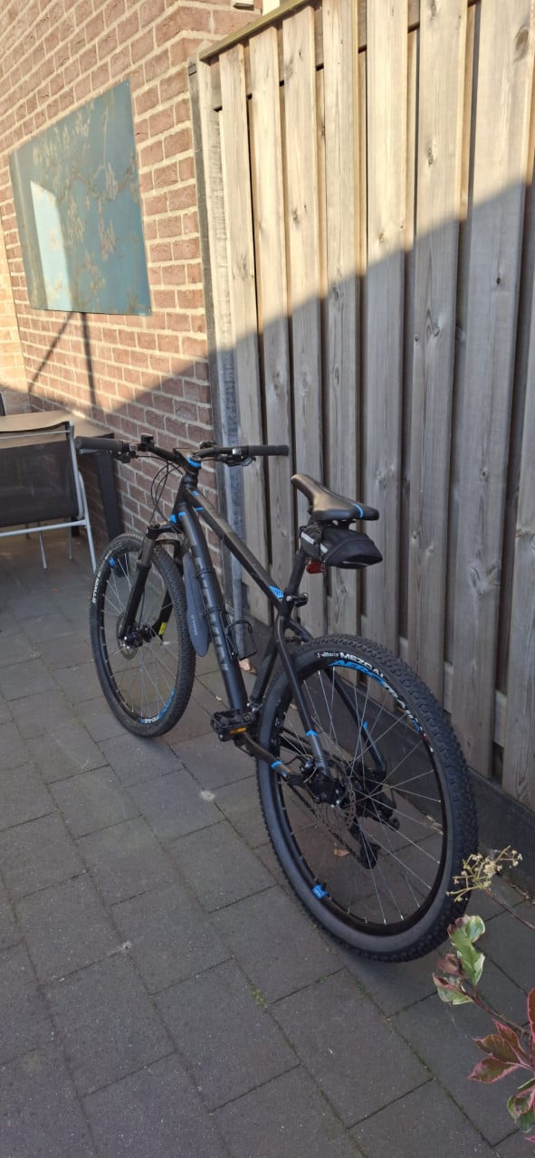 B TWIN rockrider 520