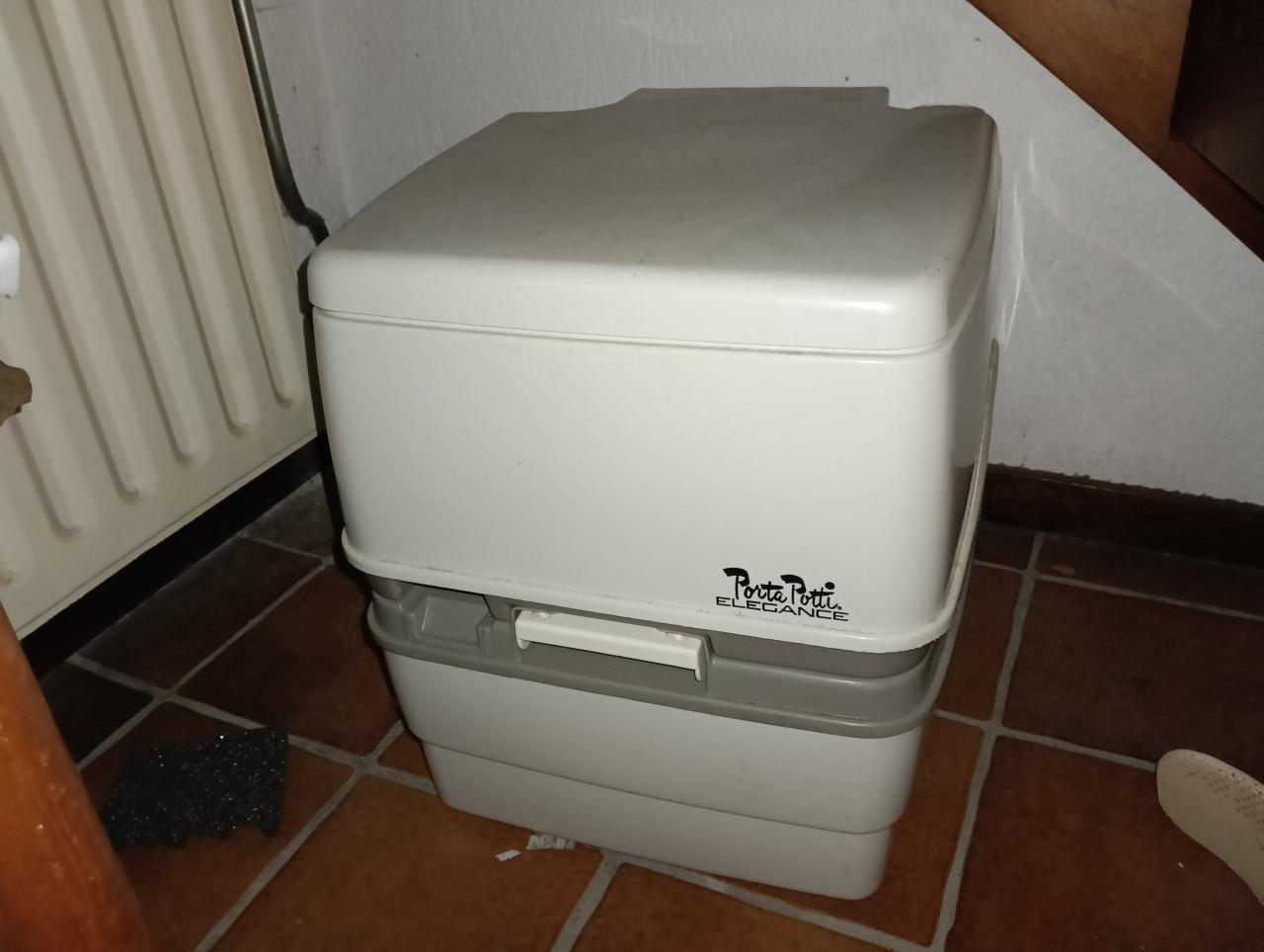 Porta potti toilet