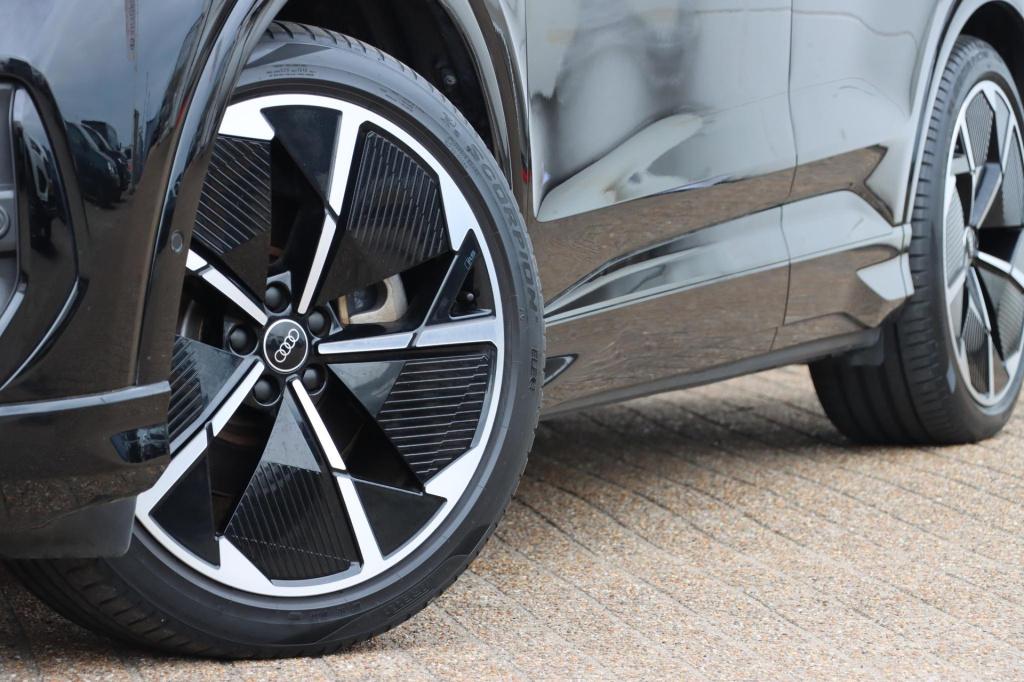 Audi Q4 Sportback E-tron 40 s edition 77 kwh 204pk | soh 95,2% |