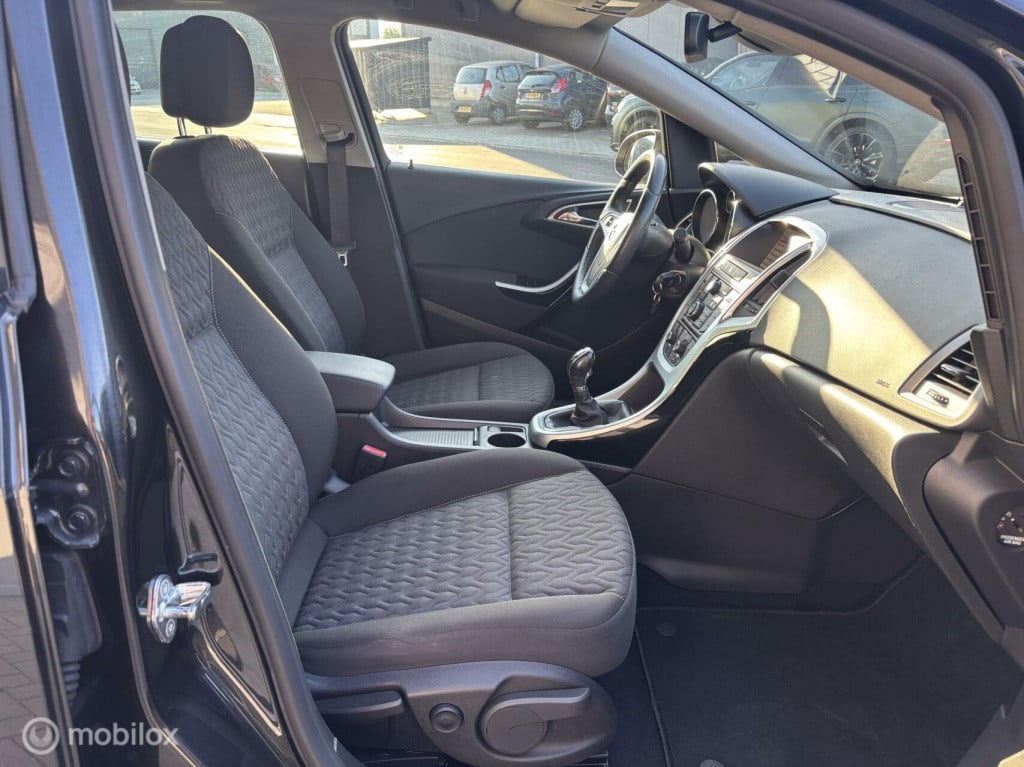 Opel Astra sports tourer 1.4 turbo design edition