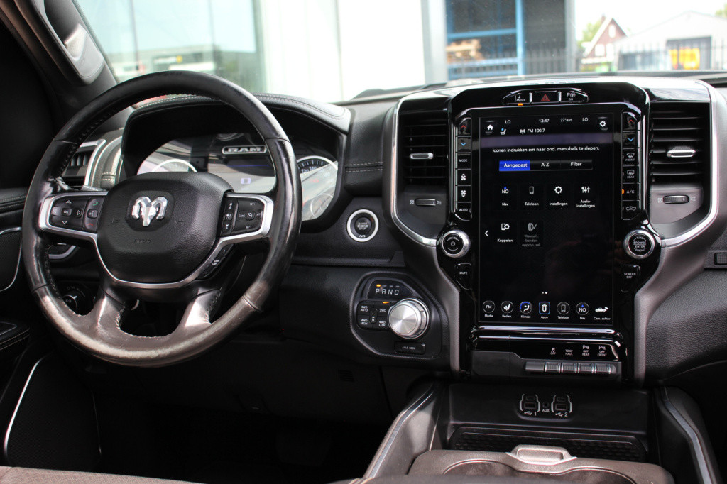 Dodge Ram 1500 5.7 v8 4x4 crew cab laramie verhoogd | harman kardon | leder