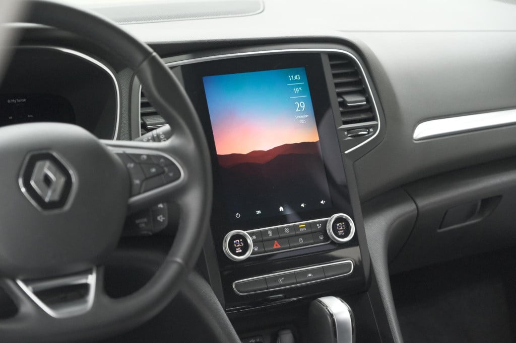Renault Megane tce 140 edc techno | trekhaak | camera | navigatie | 9.3 inc