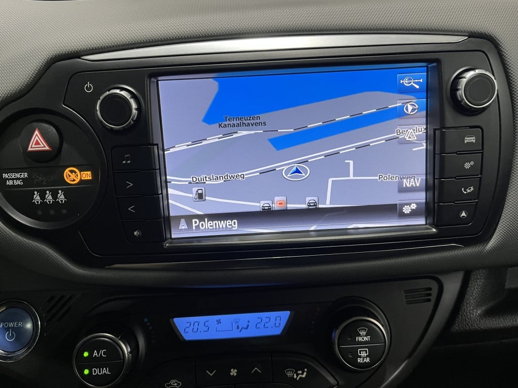 Toyota Yaris 1.5 hybrid dynamic | navi | panodak | camera |
