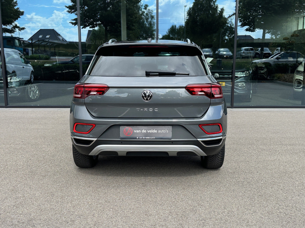 Volkswagen T-roc 1.5 tsi 150pk dsg style | trekhaak | navi | iq light | ada