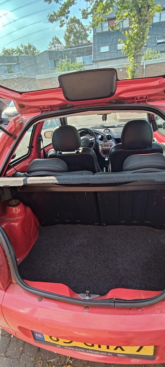 Rode Ford Ka