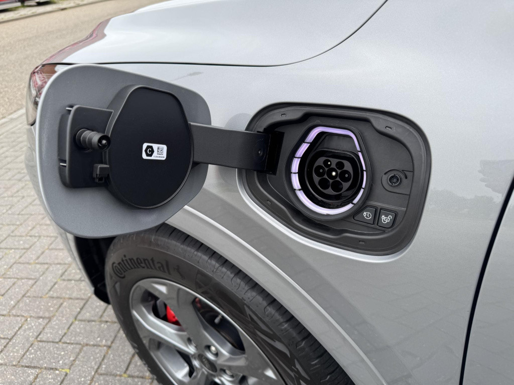 Ford Kuga 2.5 phev st-line x nl-auto + full-options! | trekhaak uitklapbaar