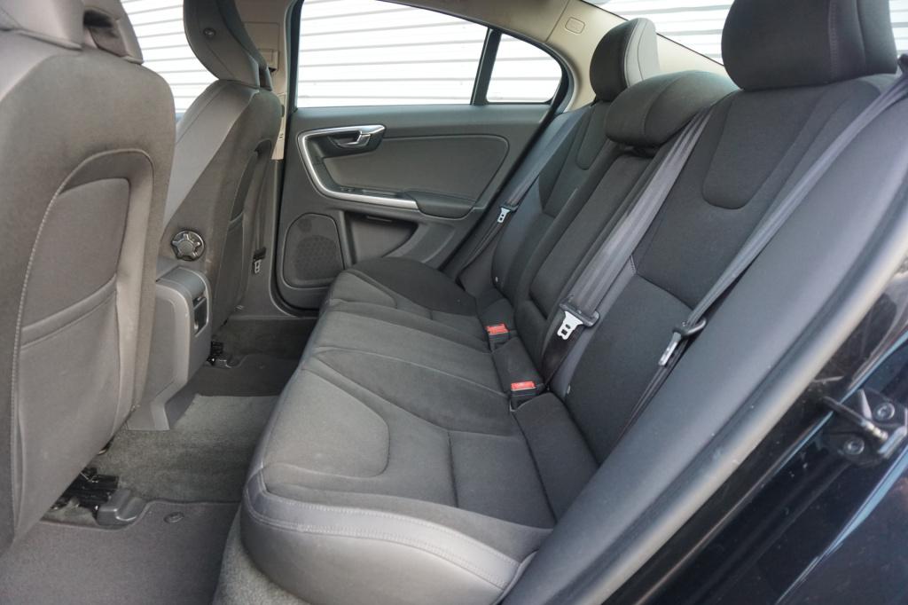 Volvo S60 1.6 t4 momentum automaat - climate / navi / cruise / parkeers. / 
