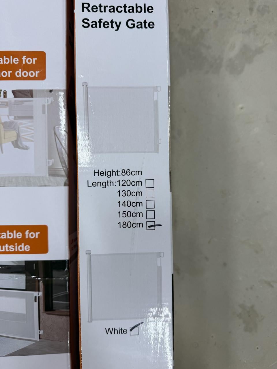 Retractable safety gate