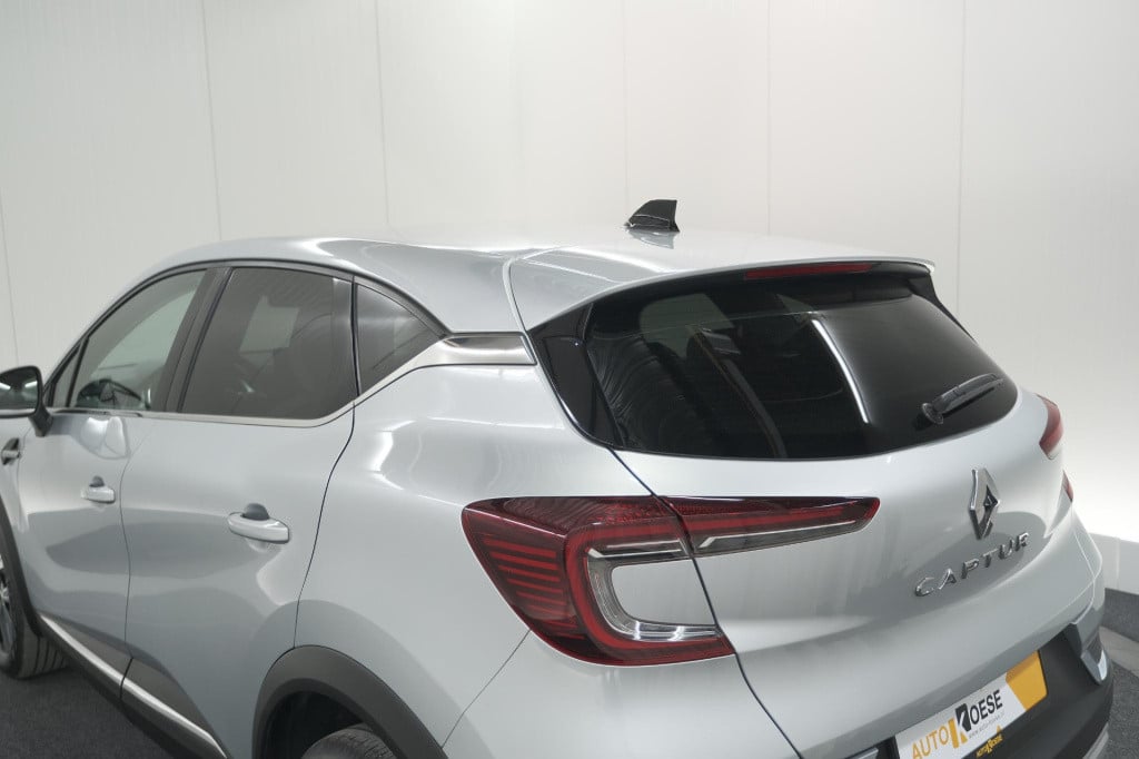 Renault Captur tce 140 edc techno | camera | 9.3 inch groot scherm | stoelv