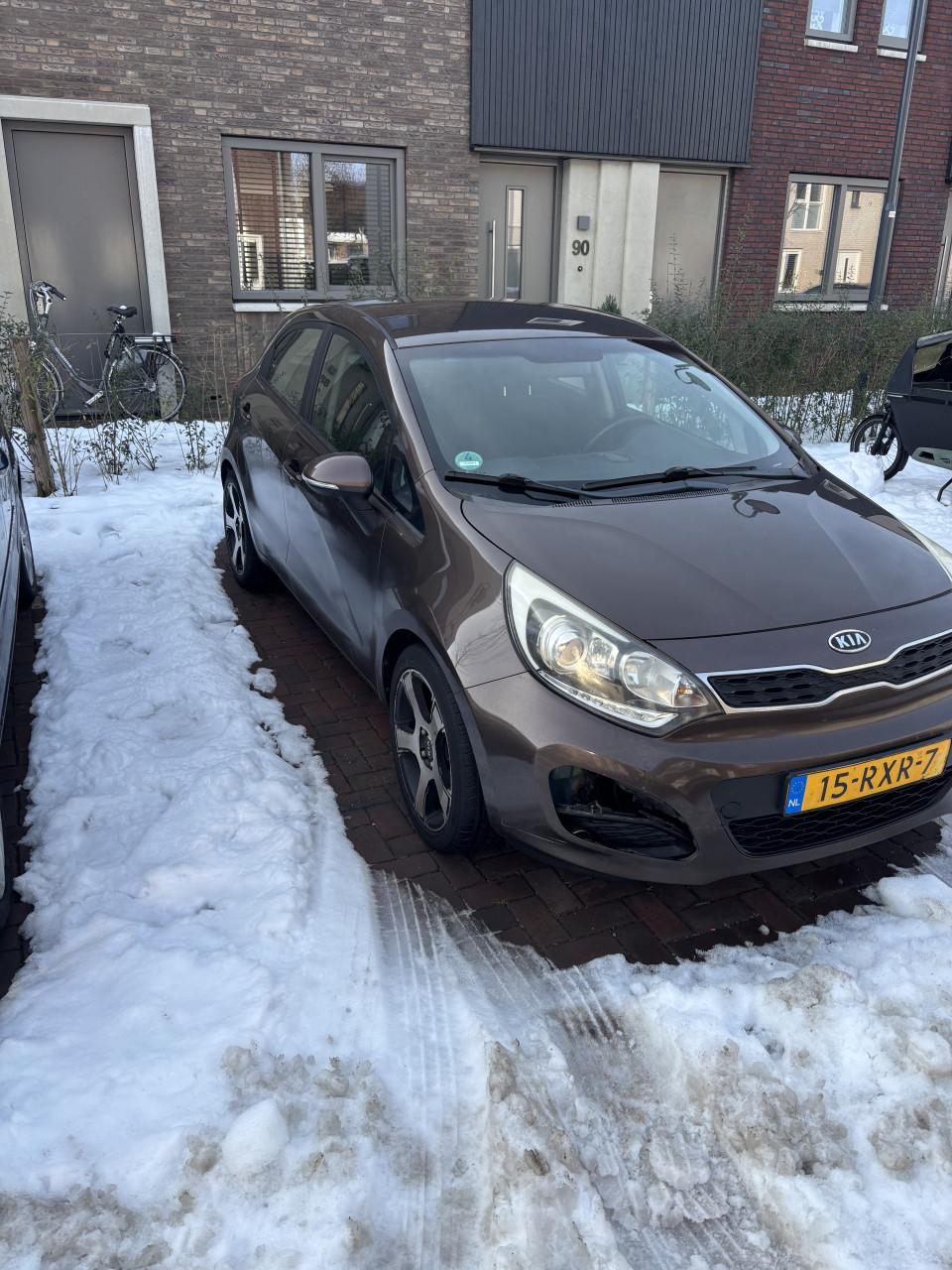 Kia Rio met schade