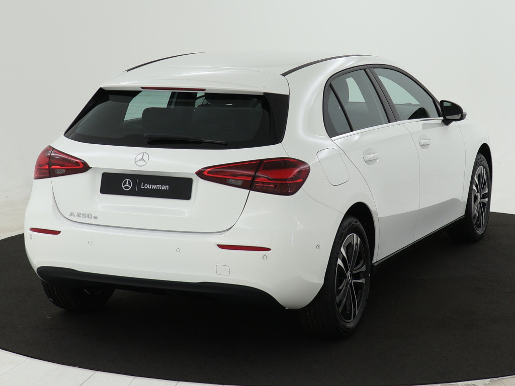 Mercedes-Benz A-Klasse 250 e star edition | dodehoekassistent | parkeerpakk