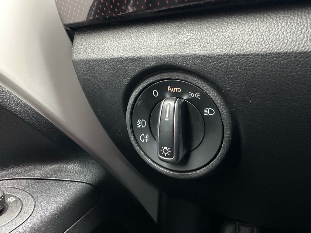 Volkswagen UP! gti // carplay // android auto //