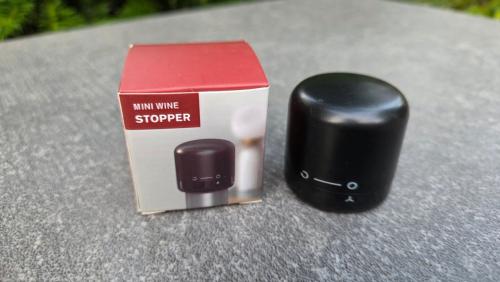 🍾 De Mini Wine Stopper is een compacte, herbruikbare vacuümafsluiter