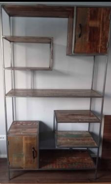 Industriële woonkamer kast