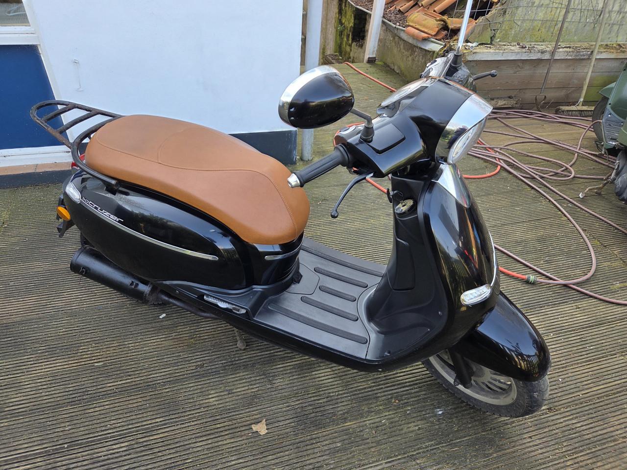 Te koop cruiser bromscooter igs