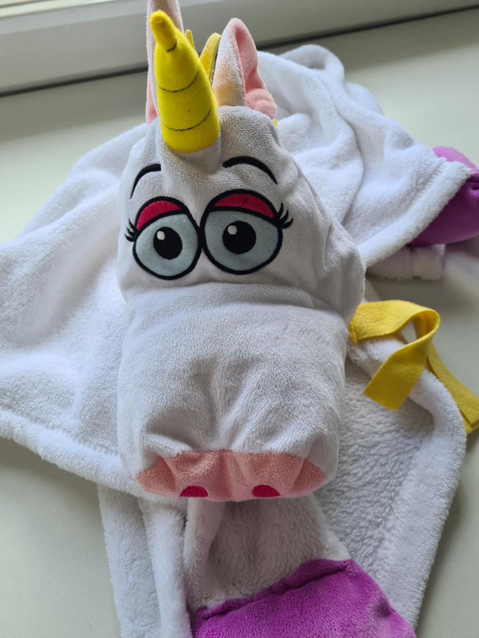 Witte zachte Eenhoorn pluche (hand)pop en deken.