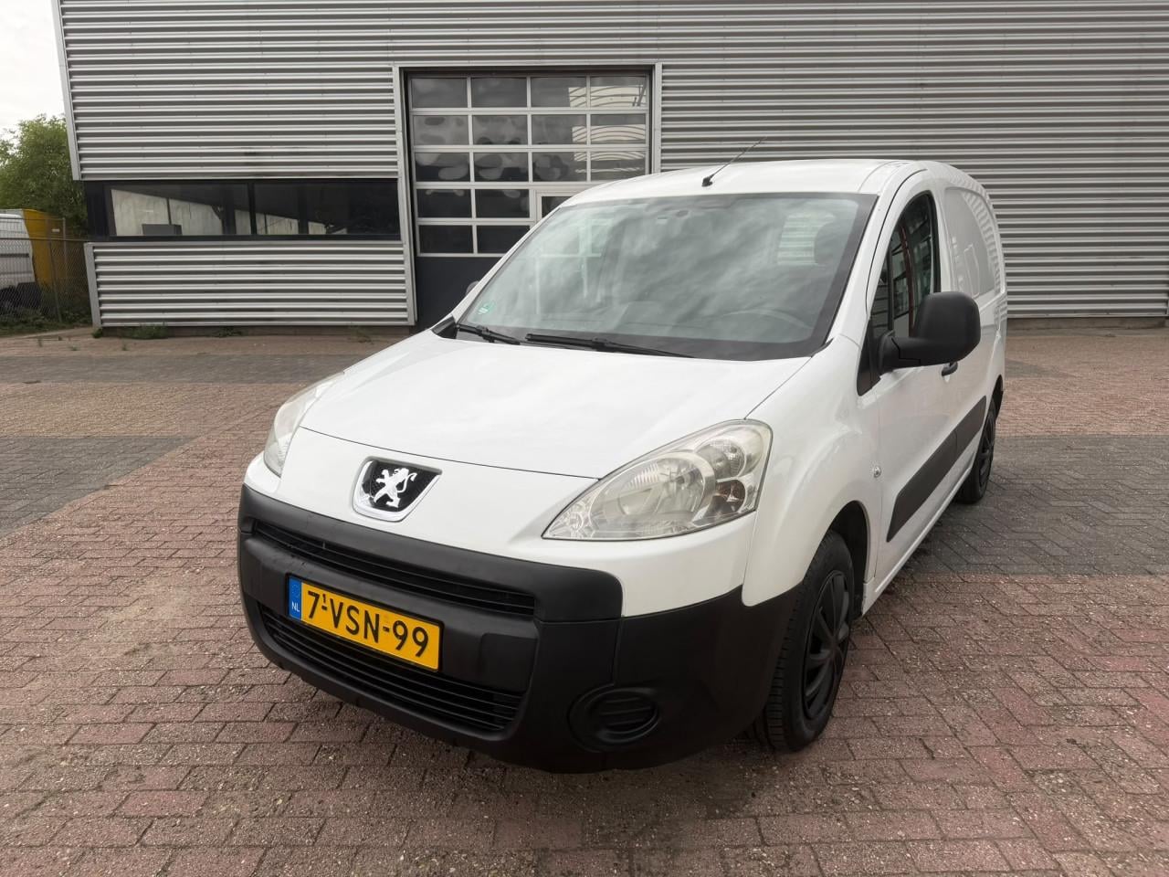 Peugeot partner bj 2012  2450 euro