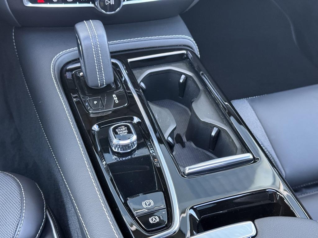 Volvo V60 t6 398pk recharge r-design| panodak| adap.cruise| 360camera| sty