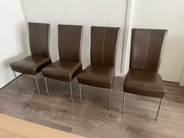 Eethoek met 4 stoelen