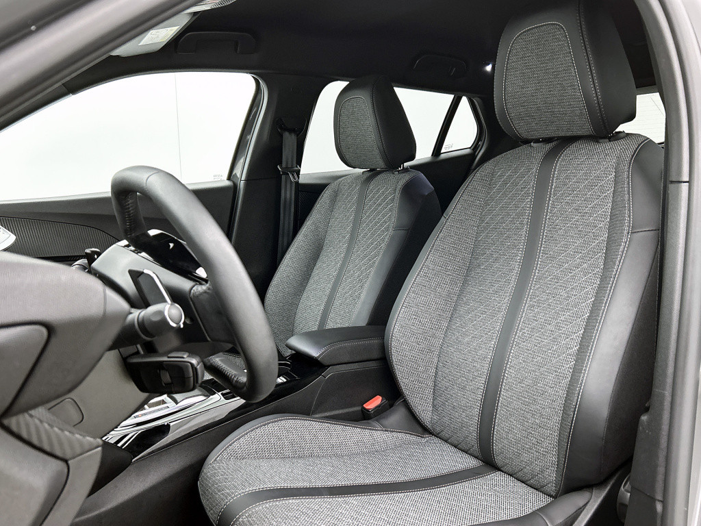 Peugeot 2008 1.2 hybrid 145 allure | rijklaar |