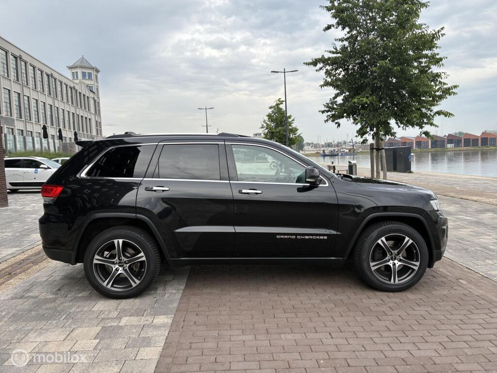 Jeep Grand Cherokee 3.0CRD Limited 4X4 Pano km185.990 BJ2014