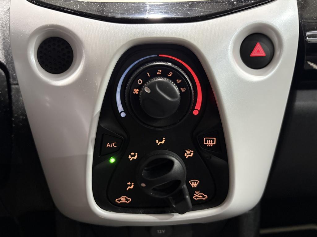 Toyota Aygo 1.0 vvt-i x-pure | lichtmetaal | airco |