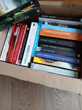 Boeken  thrillers 18 stuks