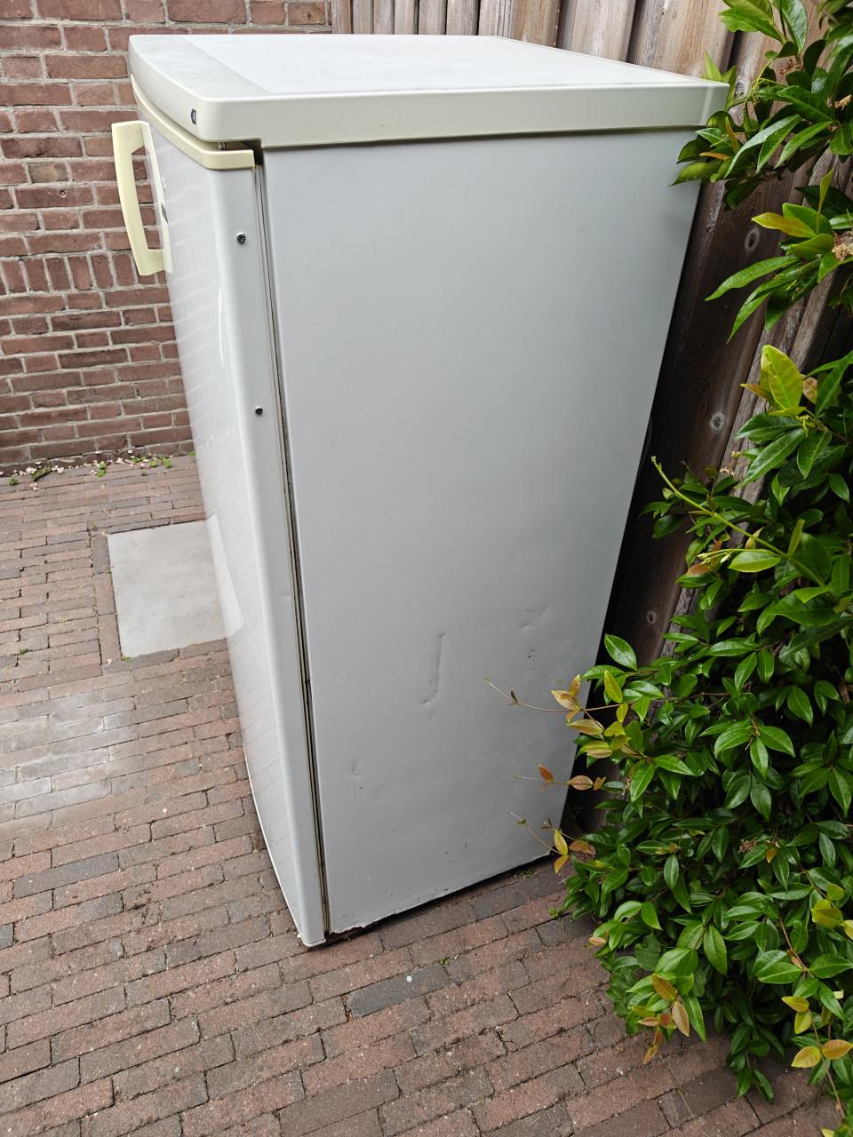 Goedwerkende koelkast Etna A+