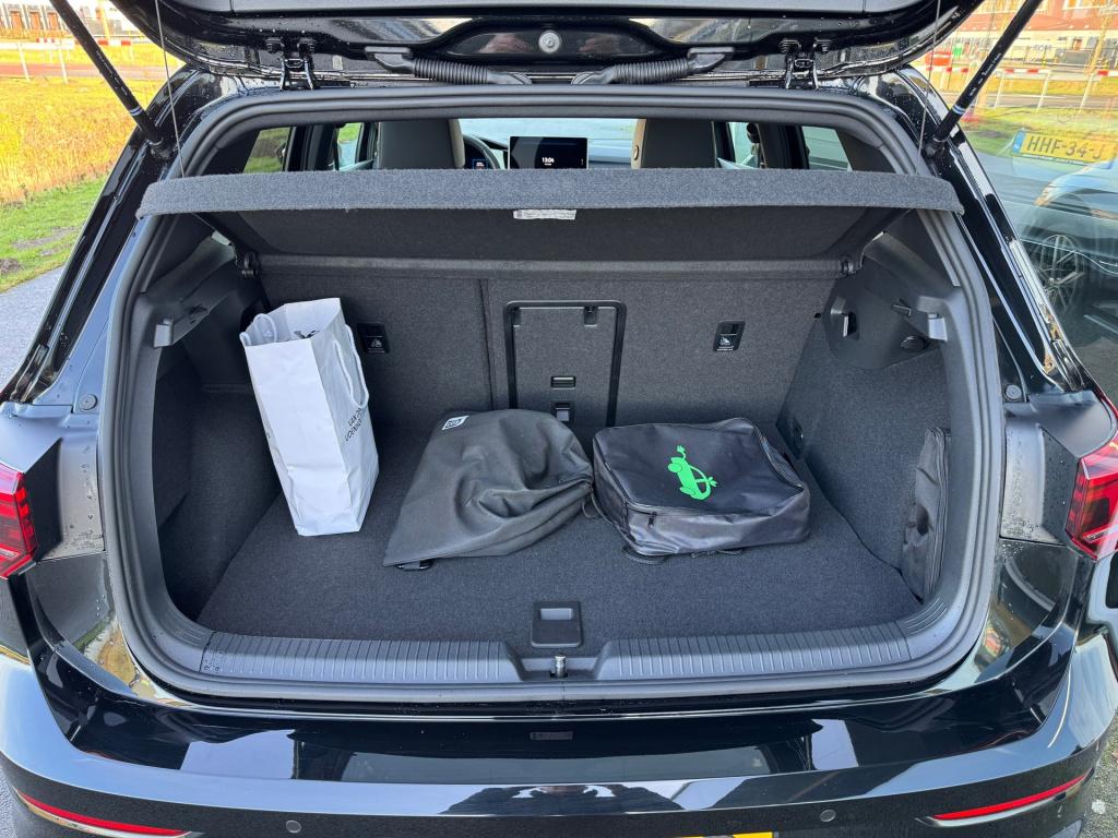 Volkswagen Golf 1.5 ehybrid 50 edition automaat , elektrische voorstoelen, 