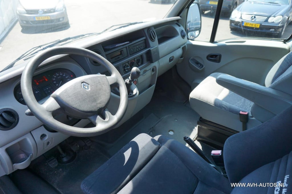 Renault Master t28 2.5dci l1 h1, exportkoopje!
