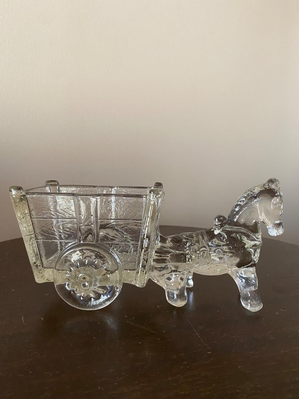 Vintage glazen ezel en karretje waarschijnlijk geproduceerd door Jeannette