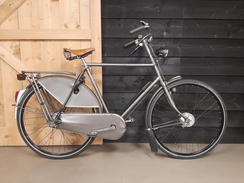 Nette Gazelle Tour Populair LTD 125 met 3 versnellingen