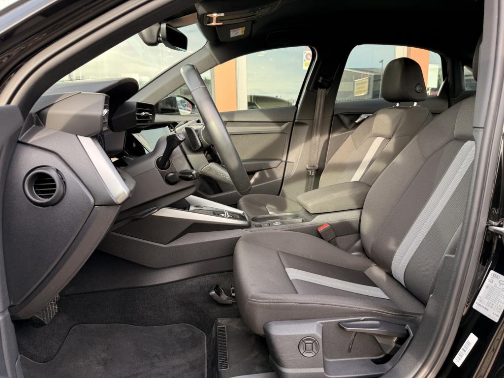 Audi A3 limousine 30 tfsi advanced edition | navi | acc | stoelverwarming |