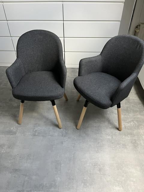 Grijze, stoffen vergaderstoelen z.g.a.n.