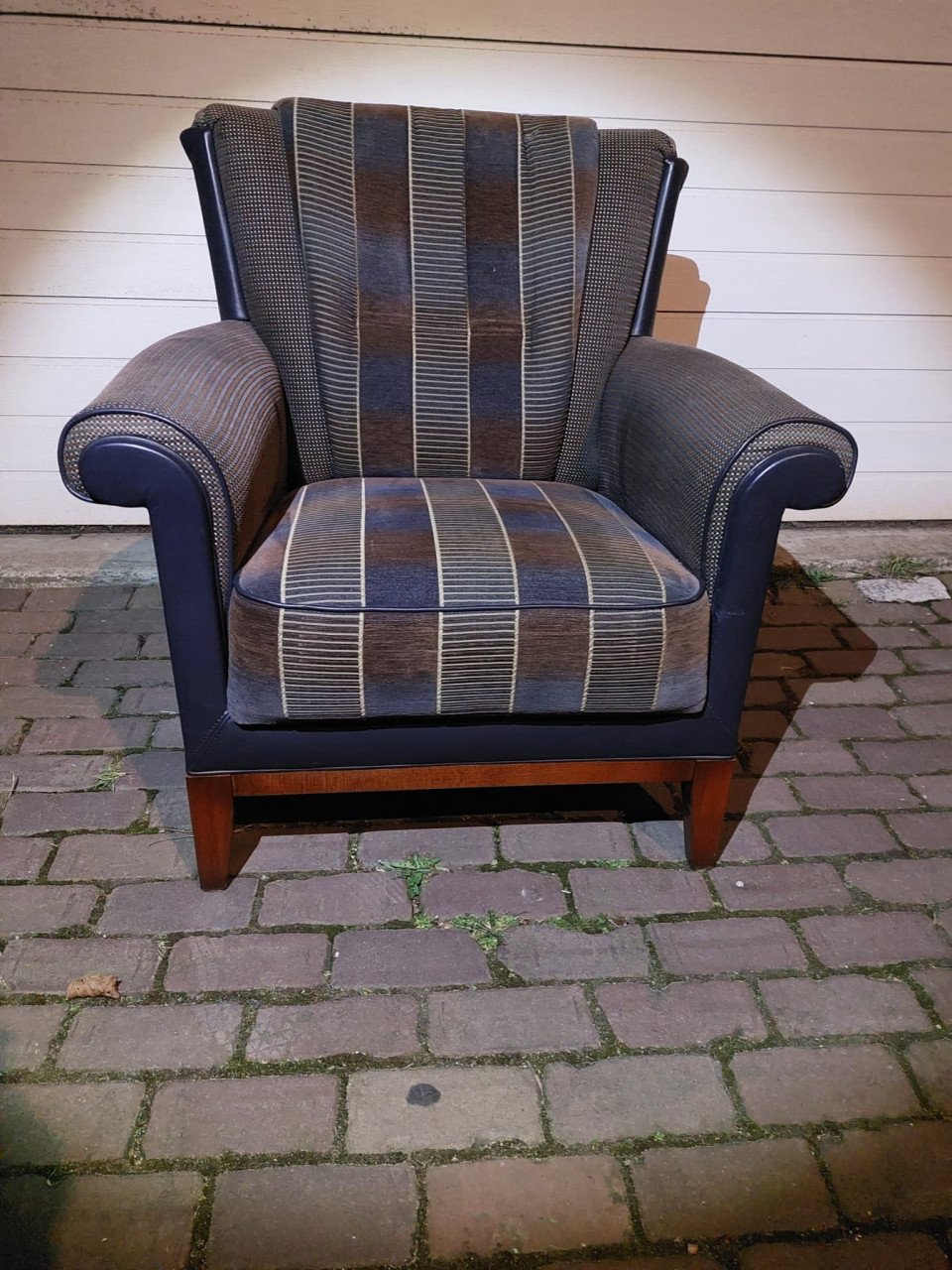 Bank met 2 fauteuils en vierkante salontafel (set)