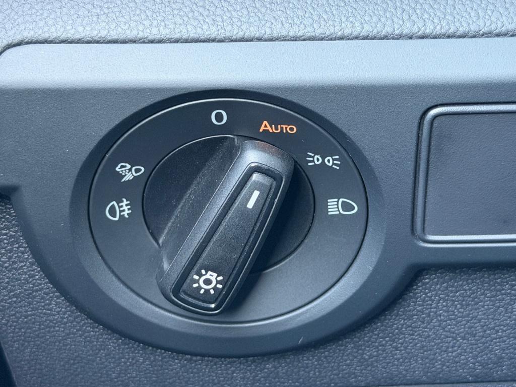 Volkswagen T-cross 1.5 tsi 150pk dsg r-line | camera | trekhaak | navi | iq