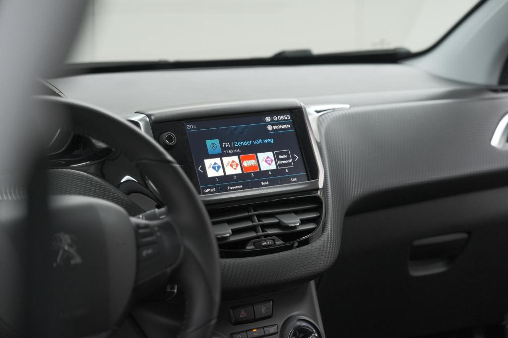 Peugeot 2008 puretech 110 eat6 active | camera | apple carplay | parkeersen