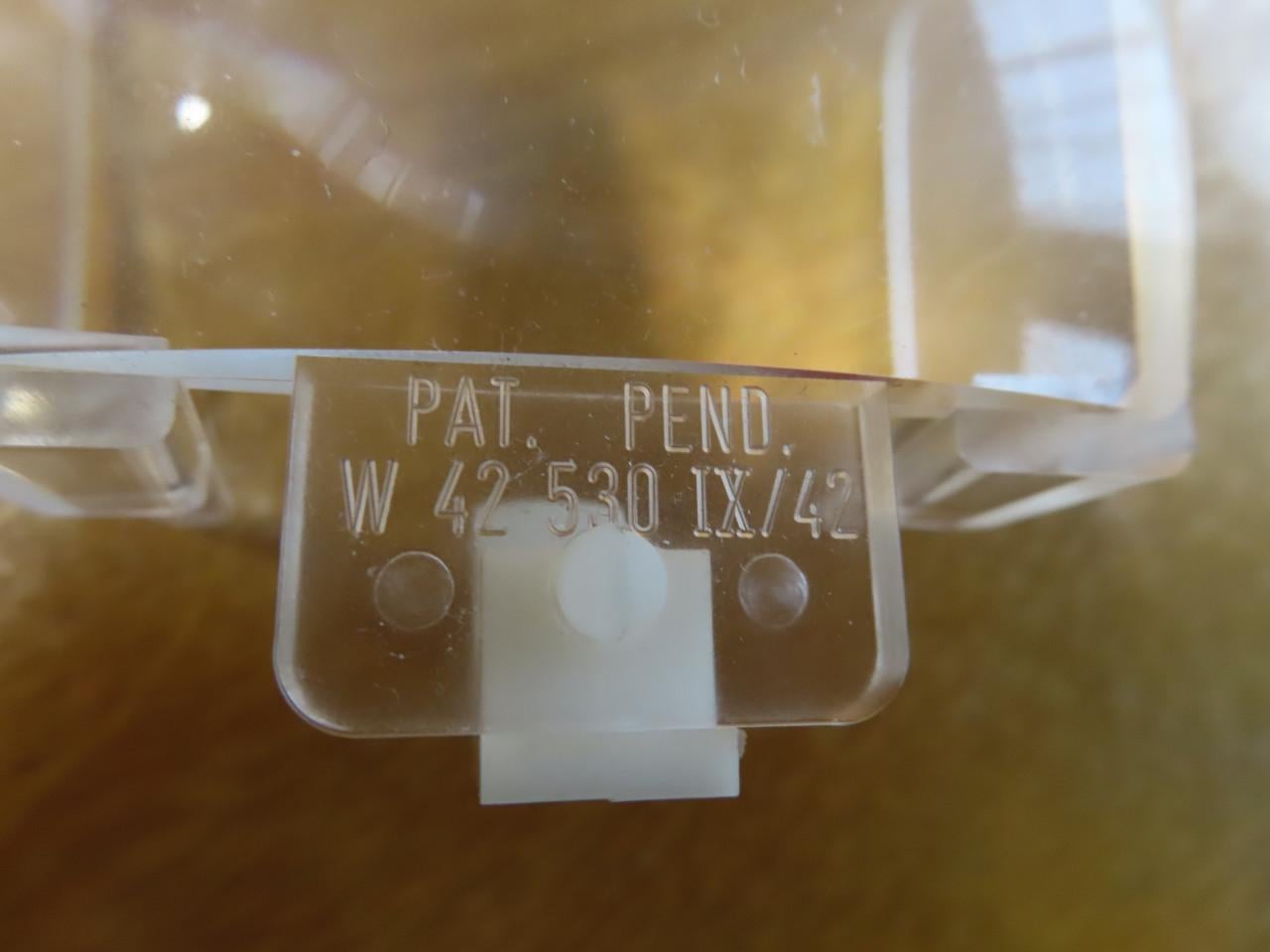 Vergrootglas Materiaal: plastic 5,5 cm x 6 cm. €.5,00