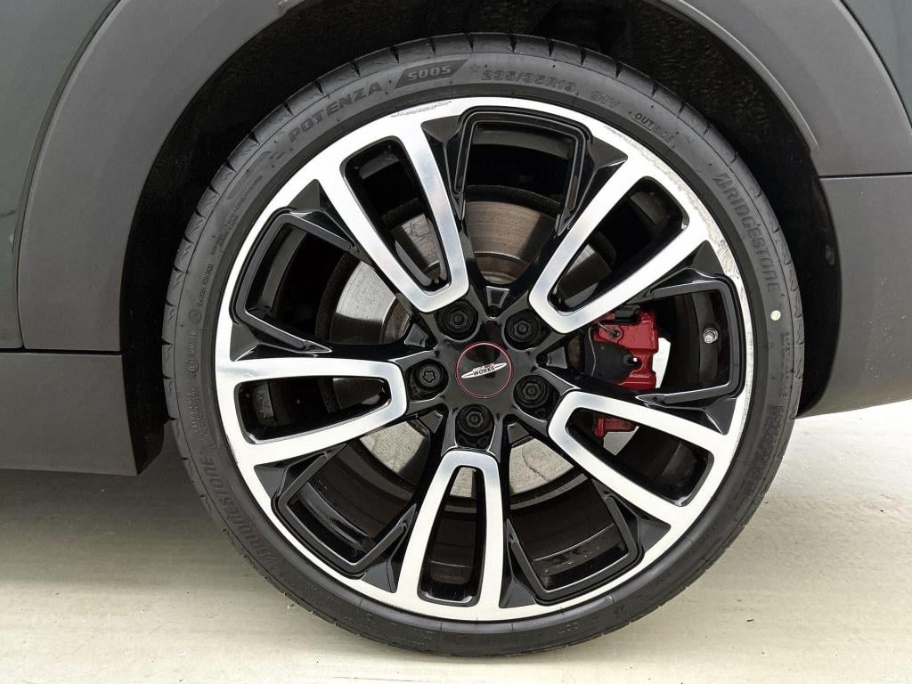 Mini Clubman 2.0 jcw all4 john cooper works | automaat | panoramadak | navi