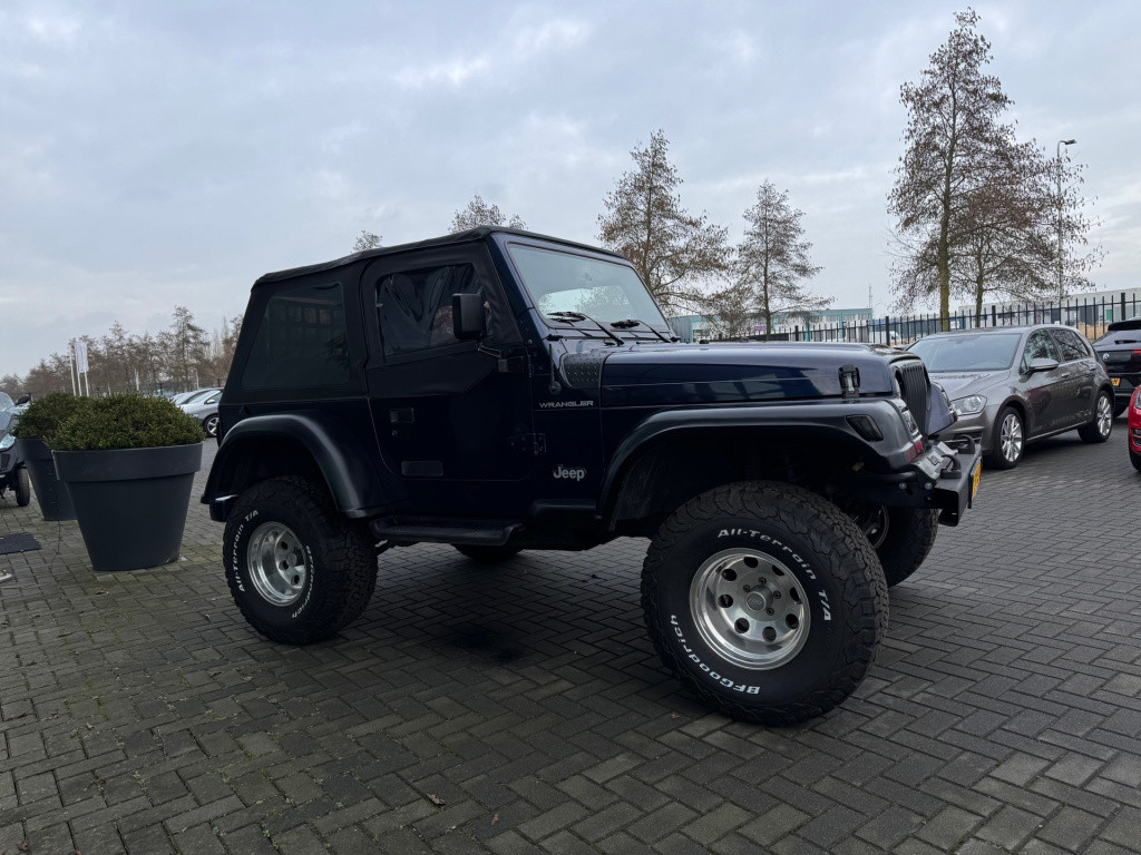 Jeep Wrangler 2.5i softtop + hardtop
